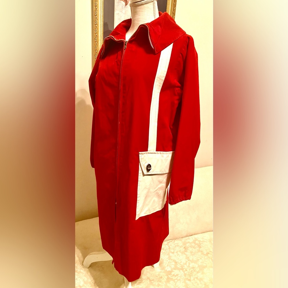 Women’s (5th Avenue)Stylish RED & WHITE Trench Coat in Medium